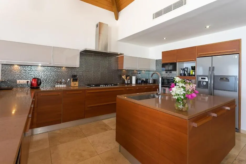 Villa Dolphin Saint Martin Orient Bay Sint Maarten
