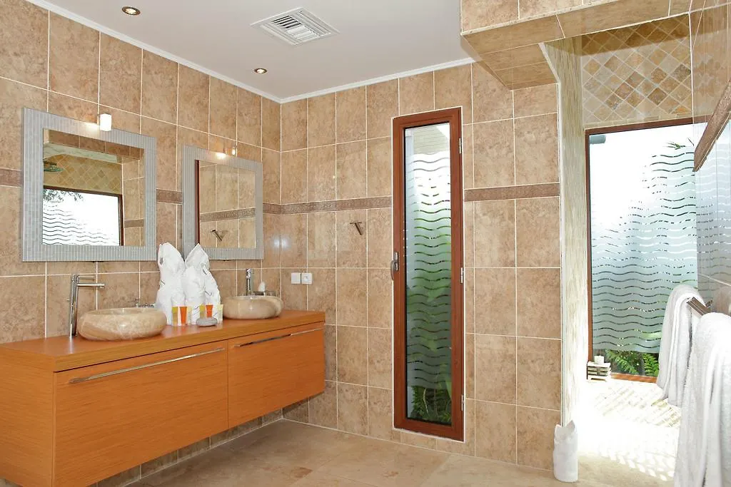Villa Dolphin Saint Martin Orient Bay 0*,  Sint Maarten